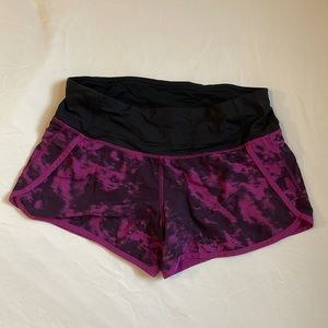 beautiful magenta tie dye lulu lemon shorts